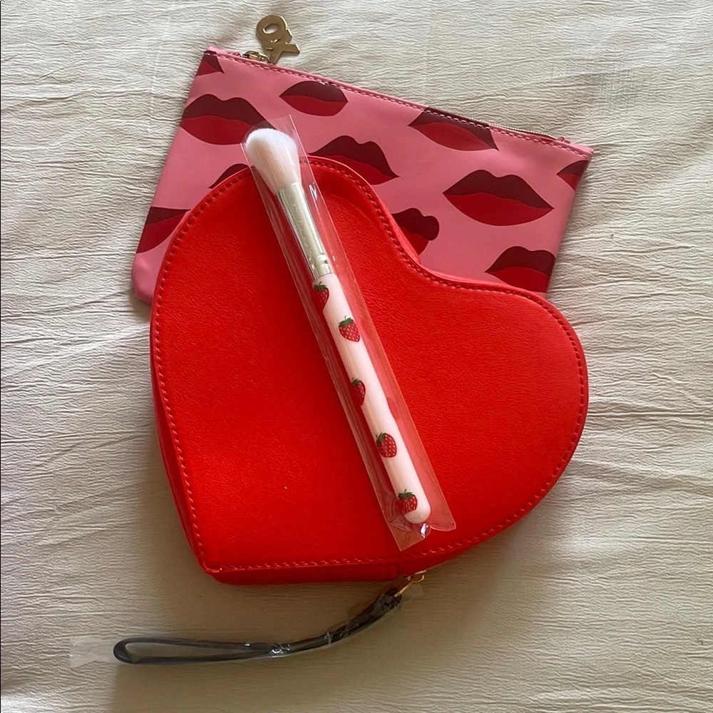 IPSY Heart-Shaped Red Women's cosmetic Bag-brush bundle